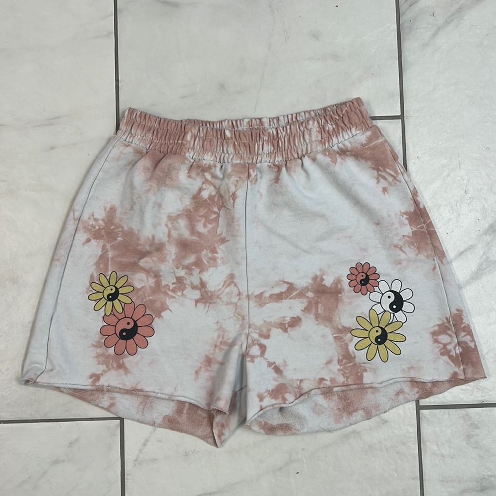 Peach and white flower shorts